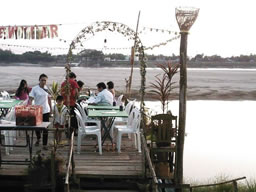 Resto près du Mekong à Nouvel An